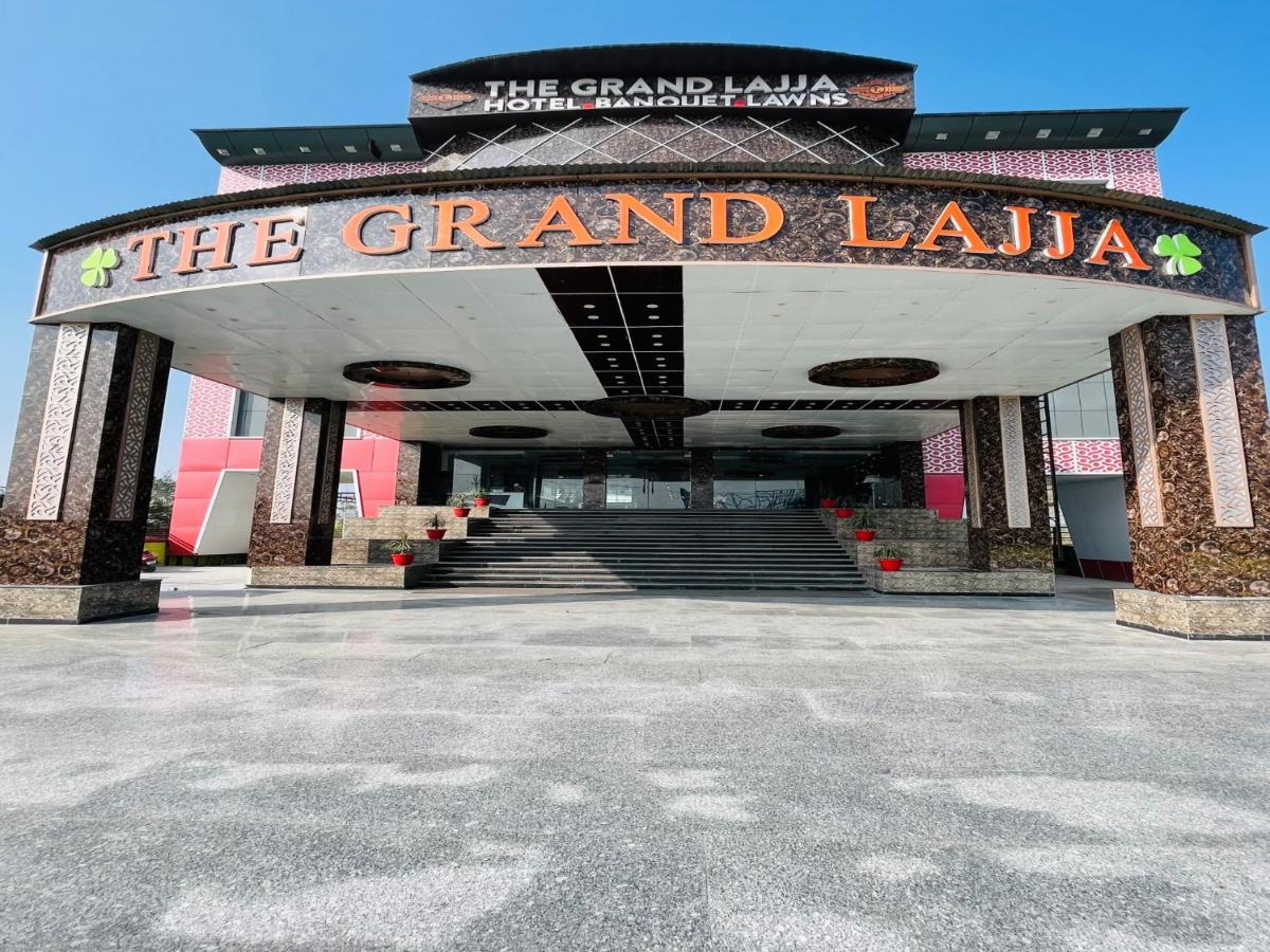 Отель The Grand Lajja - All Staff Vaccinated Bahadrabad Экстерьер фото